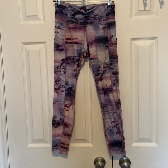 lululemon Fast & Free 7/8 Tight II *Nulux 25"
Sunrise Silhouette Multi - Picture 2 of 3